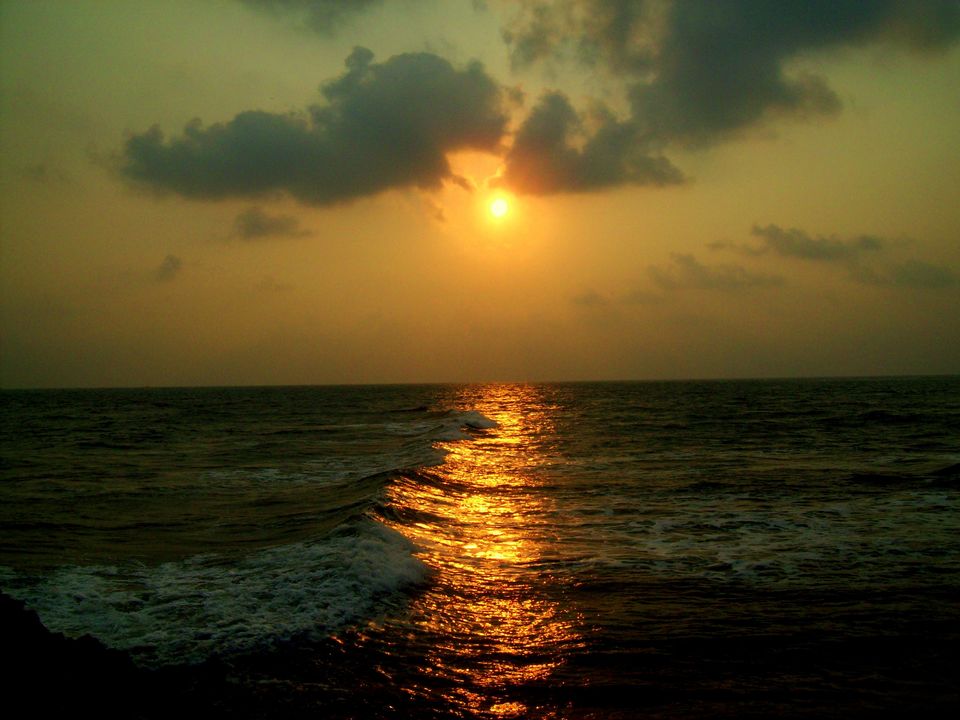 Photo of Dawn to Dusk : Kashmir to Kollam : Hills to Oceans 4/16 by Munish