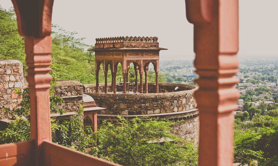 Photo of Neemrana Fort Palace Is Where You Should Head For A Romantic Weekend Getaway 33/59 by Ratan Mehta