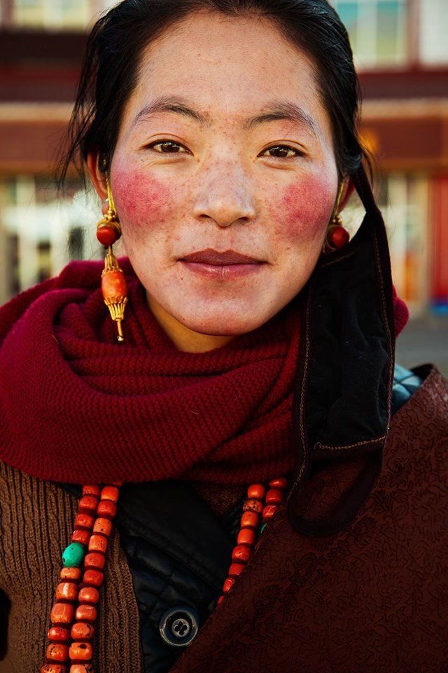 Photo of A Photographer's Journey To 60 Countries To Debunk Beauty Stereotypes Through His Pictures of Women 2/14 by Disha Kapkoti