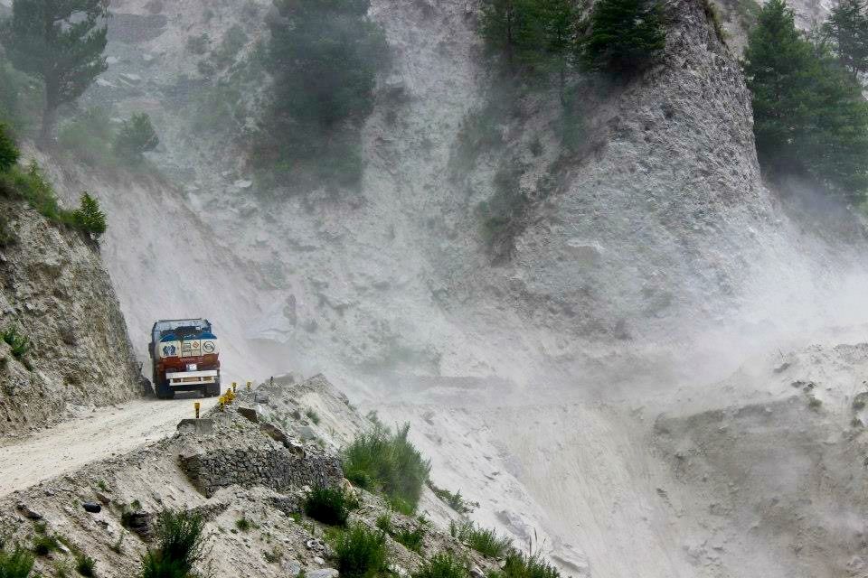 Photo of Driving on the deadly India Tibet Highway 31/47 by Abhishek Khanna