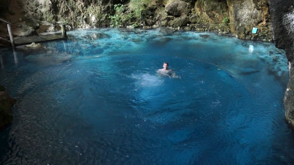 Photo of How This Man KEPT (yea!) his Job and Traveled All 198 Countries 3/8 by Sreshti Verma