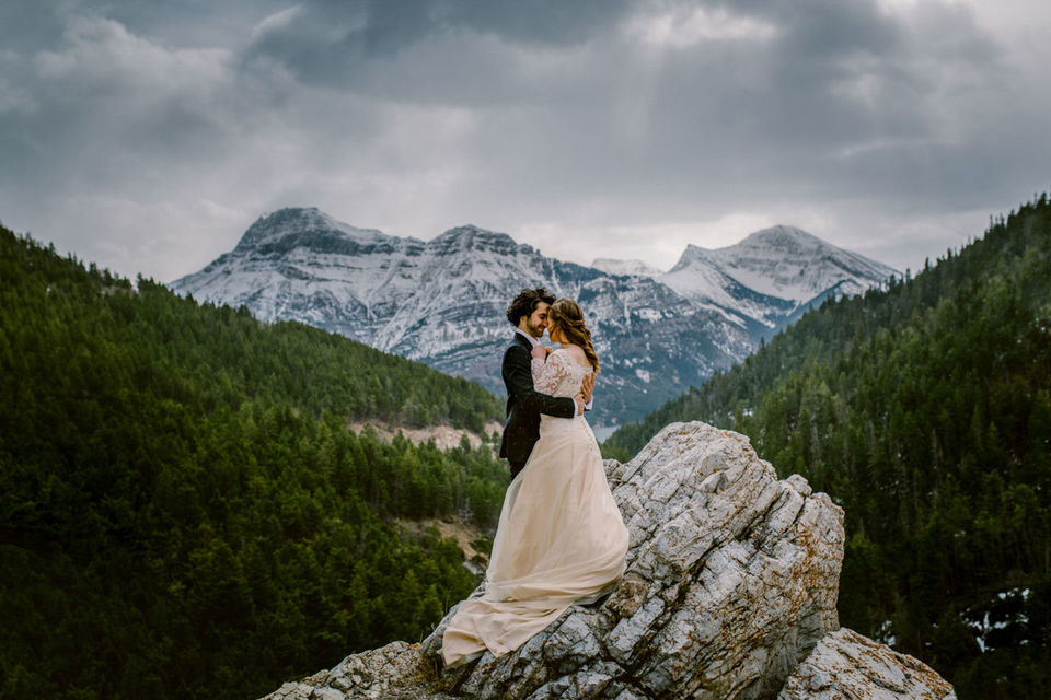 Photo of Stunning Destination Wedding Photos Guaranteed To Give You A Serious Case of Wanderlust 1/10 by Gunjan Upreti
