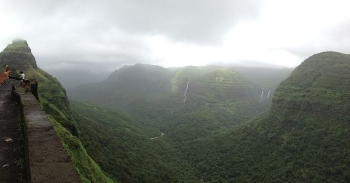Photo of 10 Incredible Western Ghats Must-Visit Places 4/10 by Shazy Buoy's Travel Diaries