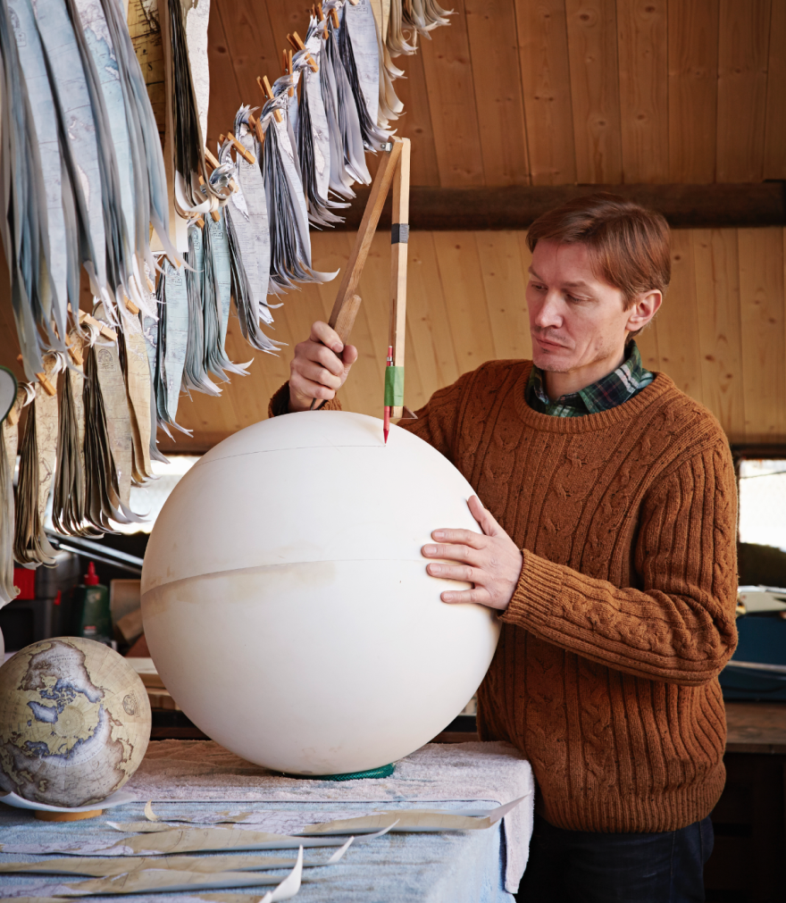 Photo of This Traditional Globemaker's Studio Is Hands Down The Most Beautiful Thing On Instagram 3/8 by Disha Kapkoti