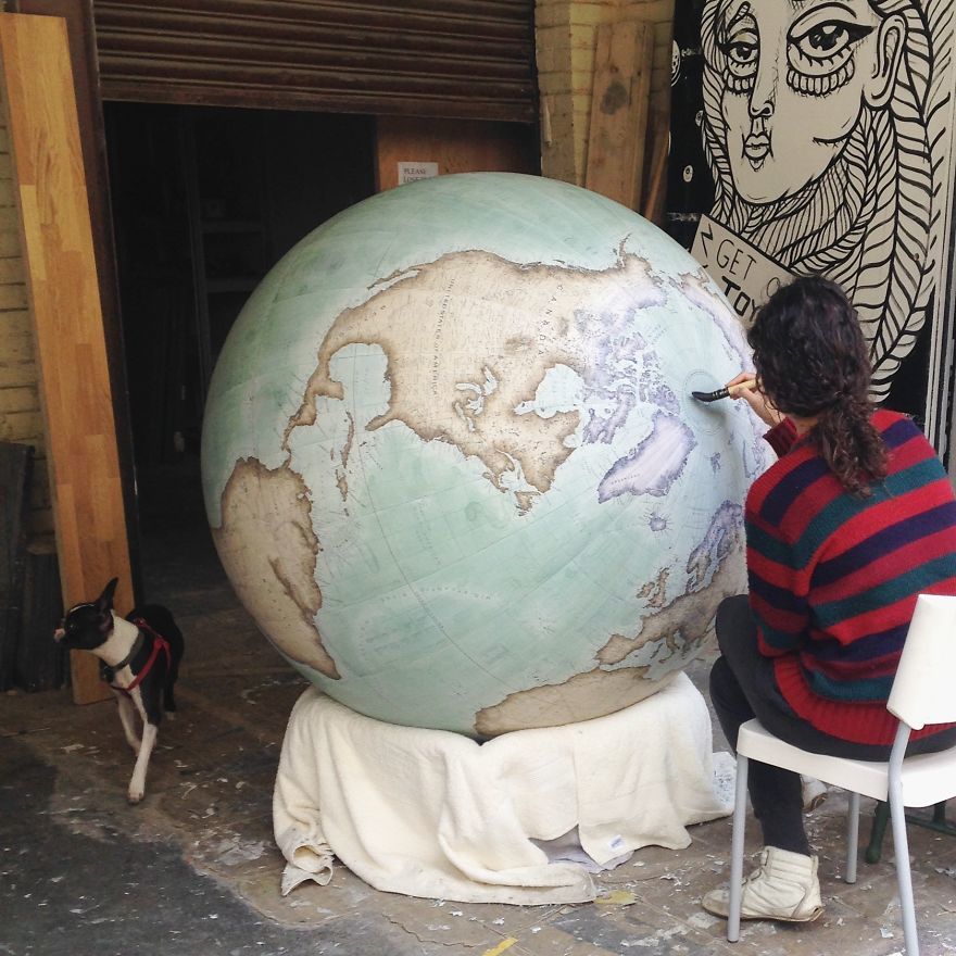 Photo of This Traditional Globemaker's Studio Is Hands Down The Most Beautiful Thing On Instagram 6/8 by Disha Kapkoti