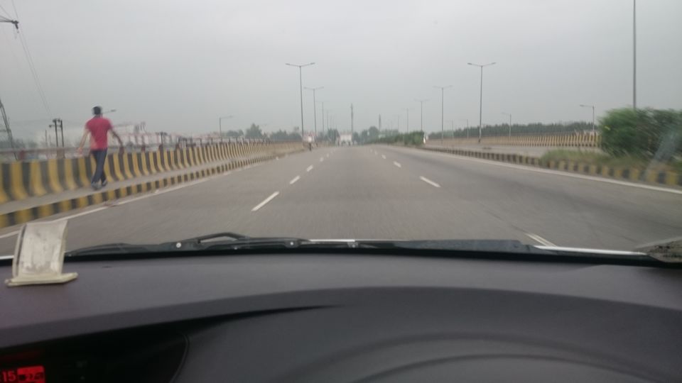 Photo of Why You Really Need a Solitary Road Trip to Absolutely Nowhere 2/5 by Shubhodeep Chakravarty