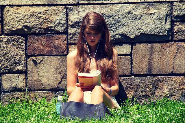 Photo of 10 Types of Single Girls You Will Meet on Your Travels 1/10 by Trisha Singh