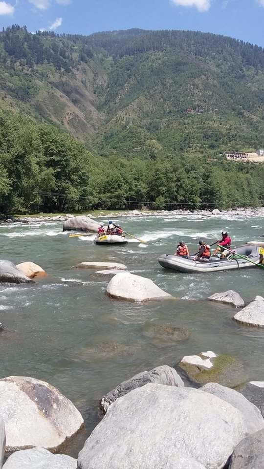 Photo of Manali: The land of snow clad mountains 14/20 by Jennifer