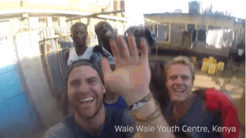 Photo of YOLO: This guy quit his job to travel to 36 countries giving out hi-fives 6/7 by Disha Kapkoti