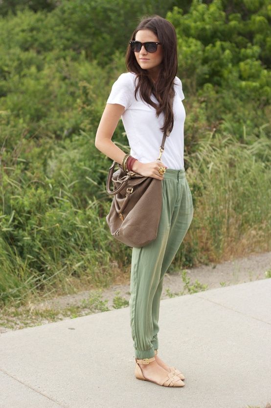 Photo of The Perfect Travel Wardrobe 2/5 by Ankita Singgh