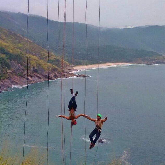 Photo of This couple is taking romance to dangerous heights 4/8 by Sreshti Verma