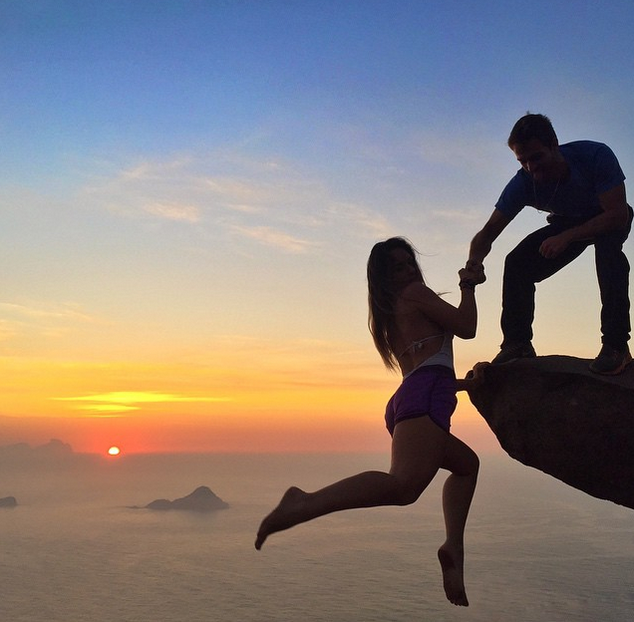Photo of This couple is taking romance to dangerous heights 2/8 by Sreshti Verma
