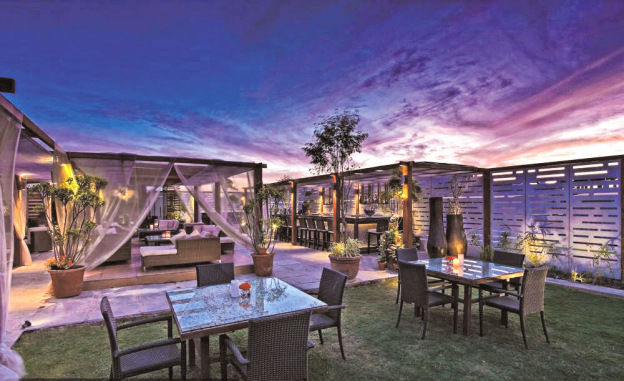 Photo of 7 Romantic Restaurants in Delhi Where You Can Chew With a View 4/13 by Gunjan Upreti