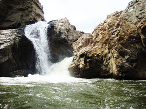 Smokey Rocks : A Day Trip To Hogenakkal Falls