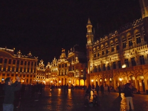 Does the Grand Place in Brussels (Belgium) live up to its name? (In pictures)