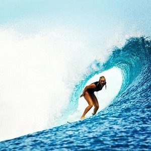 The Story of The One Armed Pro Soul Surfer Will Break Your Heart, But Her Courage Will Inspire You.