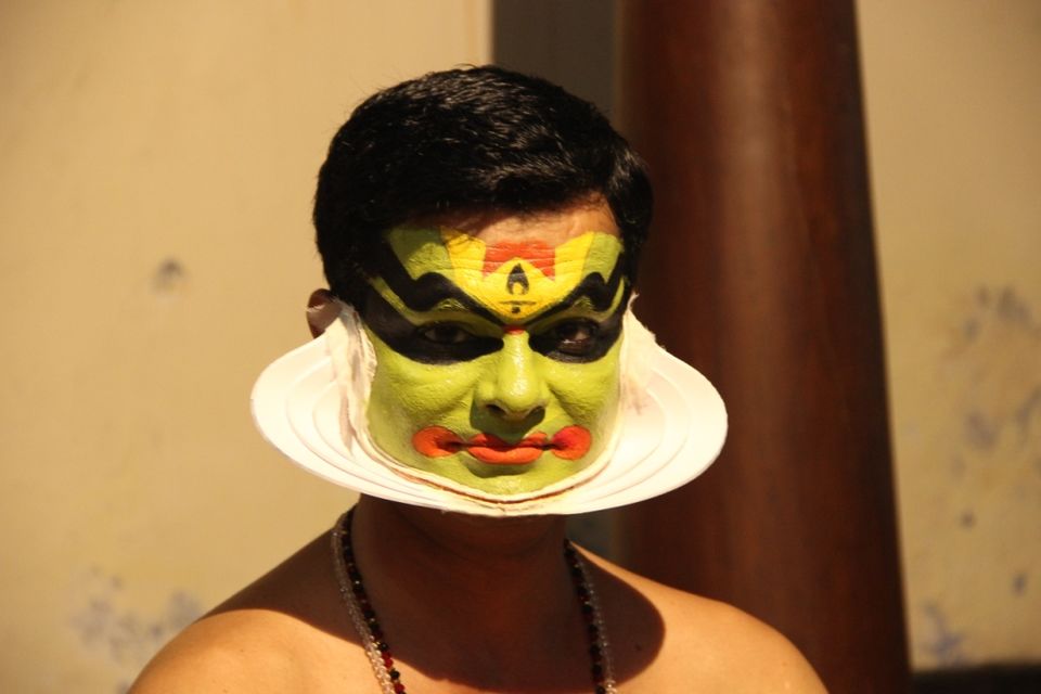 kathakali make up essay Kathakali dance-drama provides a comprehensive introduction to the distinctive and colourful dance an introduction to kathakali stage conventions, make-up. kathakali make up essay Kathakali dance-drama provides a comprehensive introduction to the distinctive and colourful dance an introduction to kathakali stage conventions, make-up.