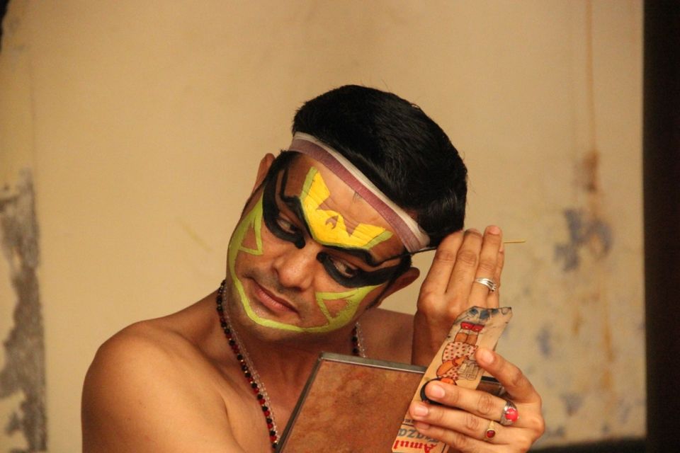 kathakali make up essay Kathakali dance-drama provides a comprehensive introduction to the distinctive and colourful dance an introduction to kathakali stage conventions, make-up. kathakali make up essay Kathakali dance-drama provides a comprehensive introduction to the distinctive and colourful dance an introduction to kathakali stage conventions, make-up.