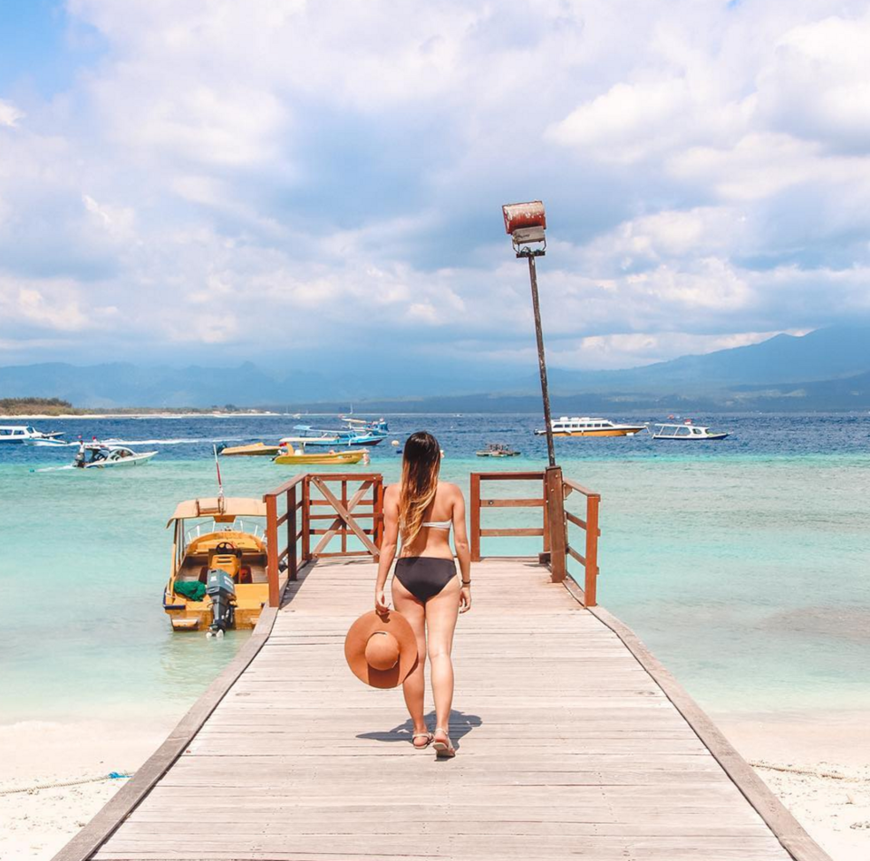 Photos of Let This Filipino Girl Show You How To Travel & Earn a Fortune at the Same Time. 3/5 by Prateek Dham