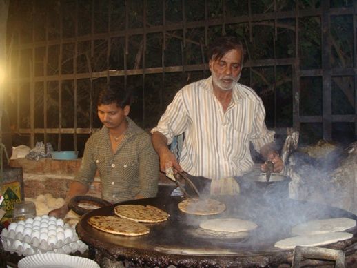 Photos of 14 Incredibly Delicious Late Night Eateries You Should Eat At To Satisfy Your Midnight Cravings! 3/14 by Sreshti Verma