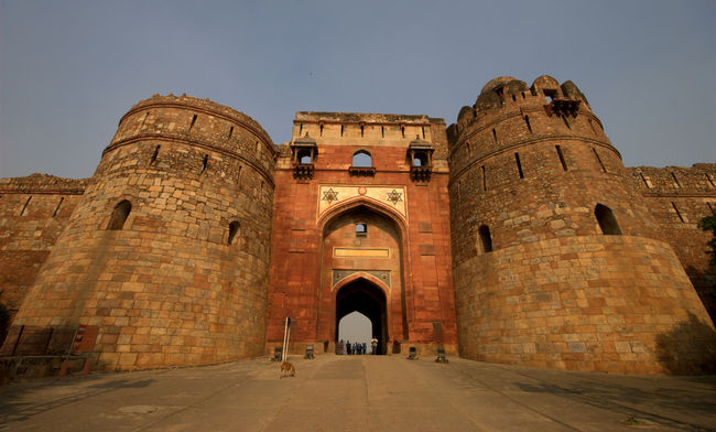 10 Historical Monuments In Delhi Famous Monuments In Delhi Tripoto 8674