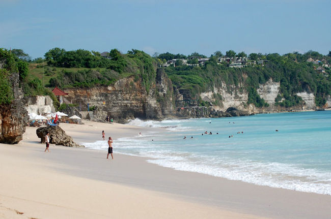 Photos of Dreamland Beach, Pecatu, Badung Regency, Bali, Indonesia 1/1 by Arland