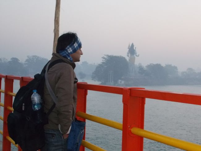 Photos of Gateway to Gods - Haridwar 7/12 by Mayank Pandeyz (with floating shoes)