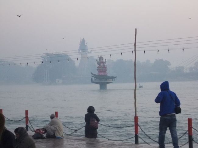Photos of Gateway to Gods - Haridwar 6/12 by Mayank Pandeyz (with floating shoes)