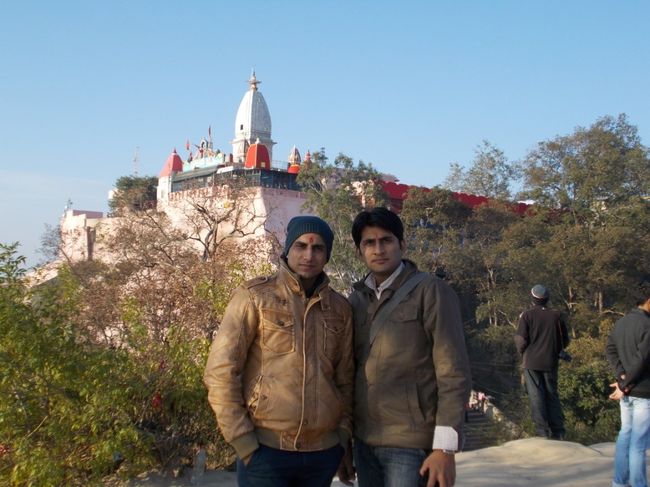 Photos of Gateway to Gods - Haridwar 12/12 by Mayank Pandeyz (with floating shoes)