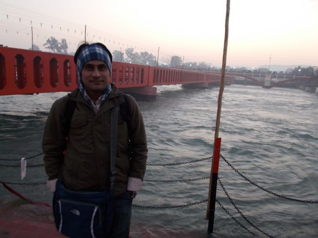 Photos of Gateway to Gods - Haridwar 5/12 by Mayank Pandeyz (with floating shoes)