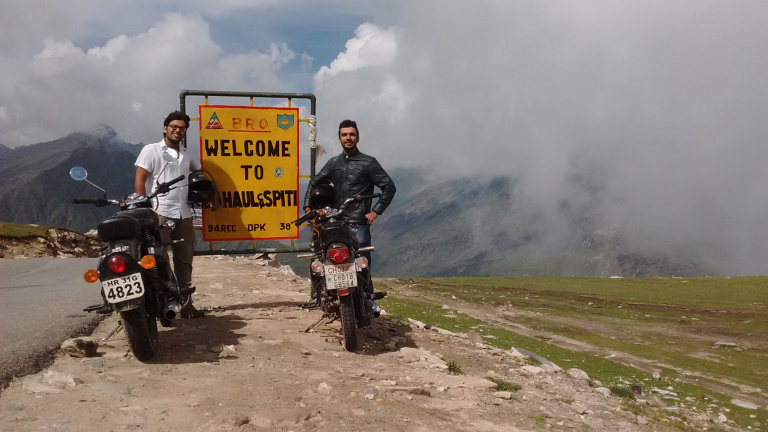 Photo of A 3060 km road trip to Himalayas on Royal Enfield(s)! by Sourav Ravish