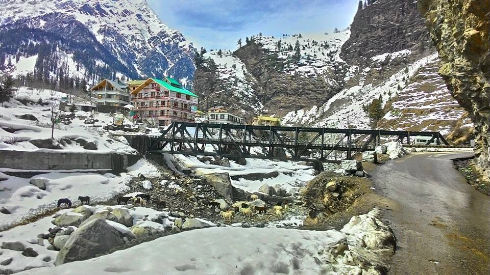 Photo of Motorcycling to those majestic mountains and the first time I saw snow 12/22 by Vinay Kr