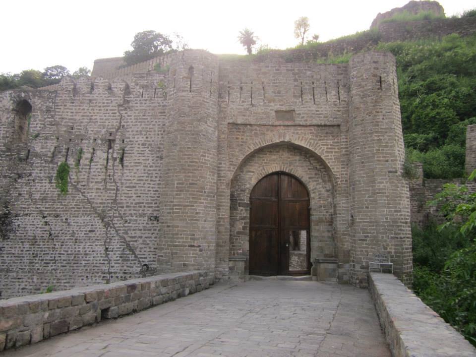Photo of Kangra fort- where history speaks for itself 4/12 by Pooja