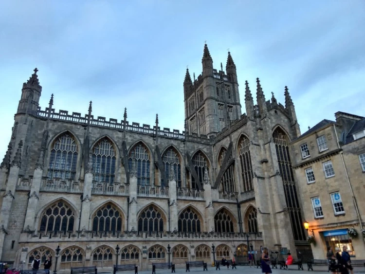 Photo of Bath Abbey, Bath, UK by Nakul Dashora