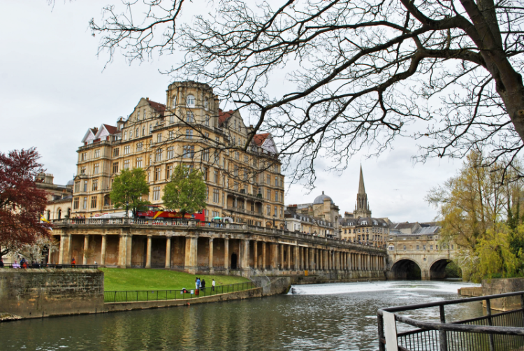 Photo of Pulteney Bridge, Bath, UK by Nakul Dashora