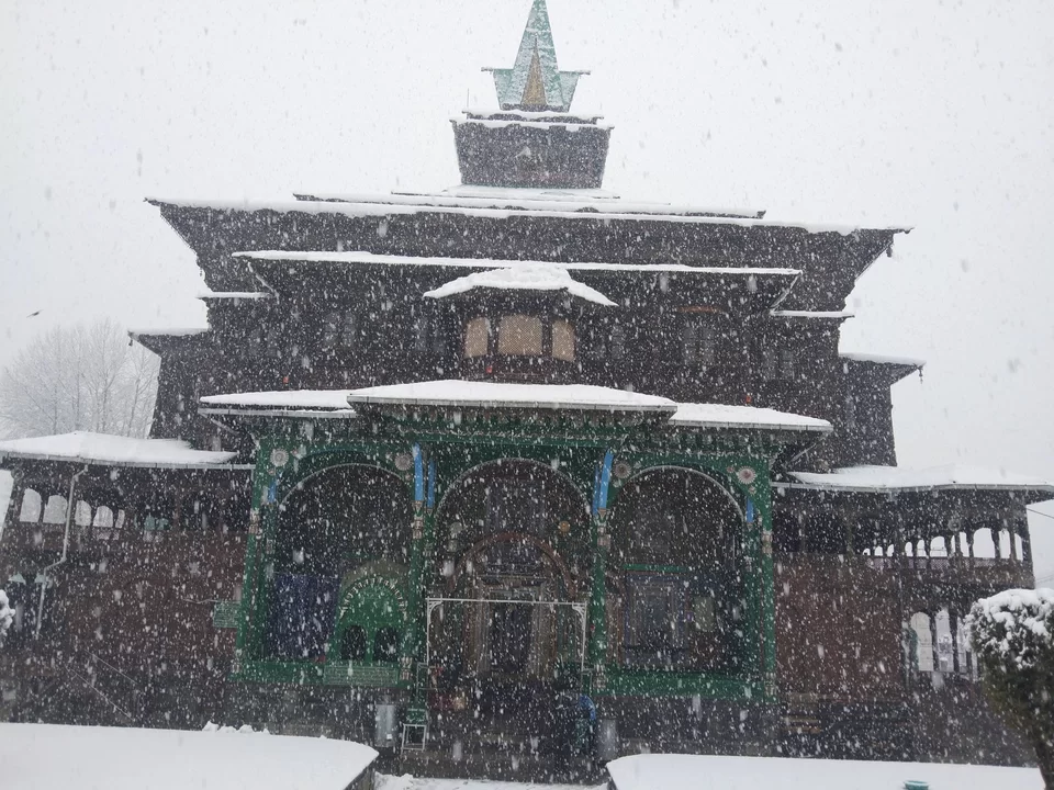 Photo of Khanqah-e-Moula, Zaina Kadal - Maharak Ganj Rd, Shamswari, Srinagar by Nishtha Nath