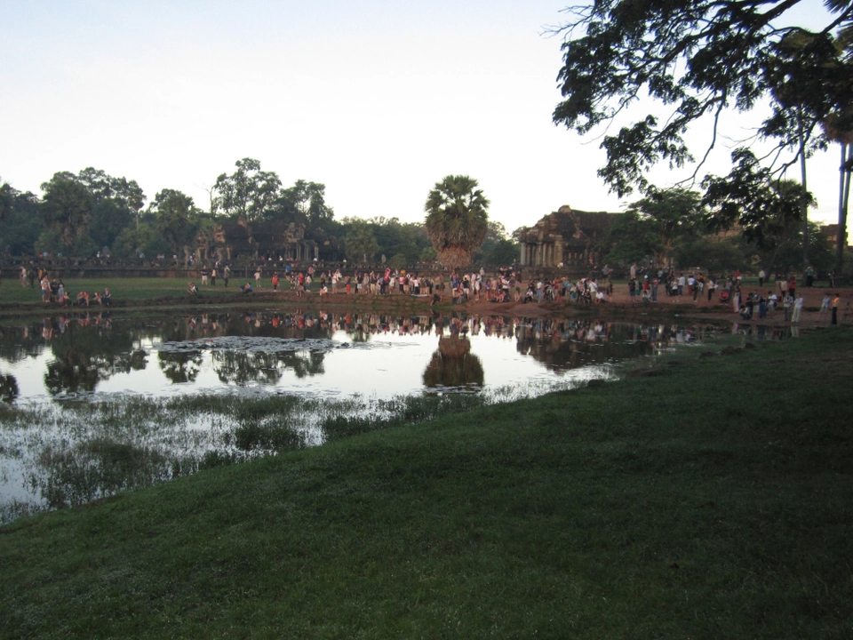 Photo of Angkor Wat, Krong Siem Reap, Cambodia by Jemima Durnford
