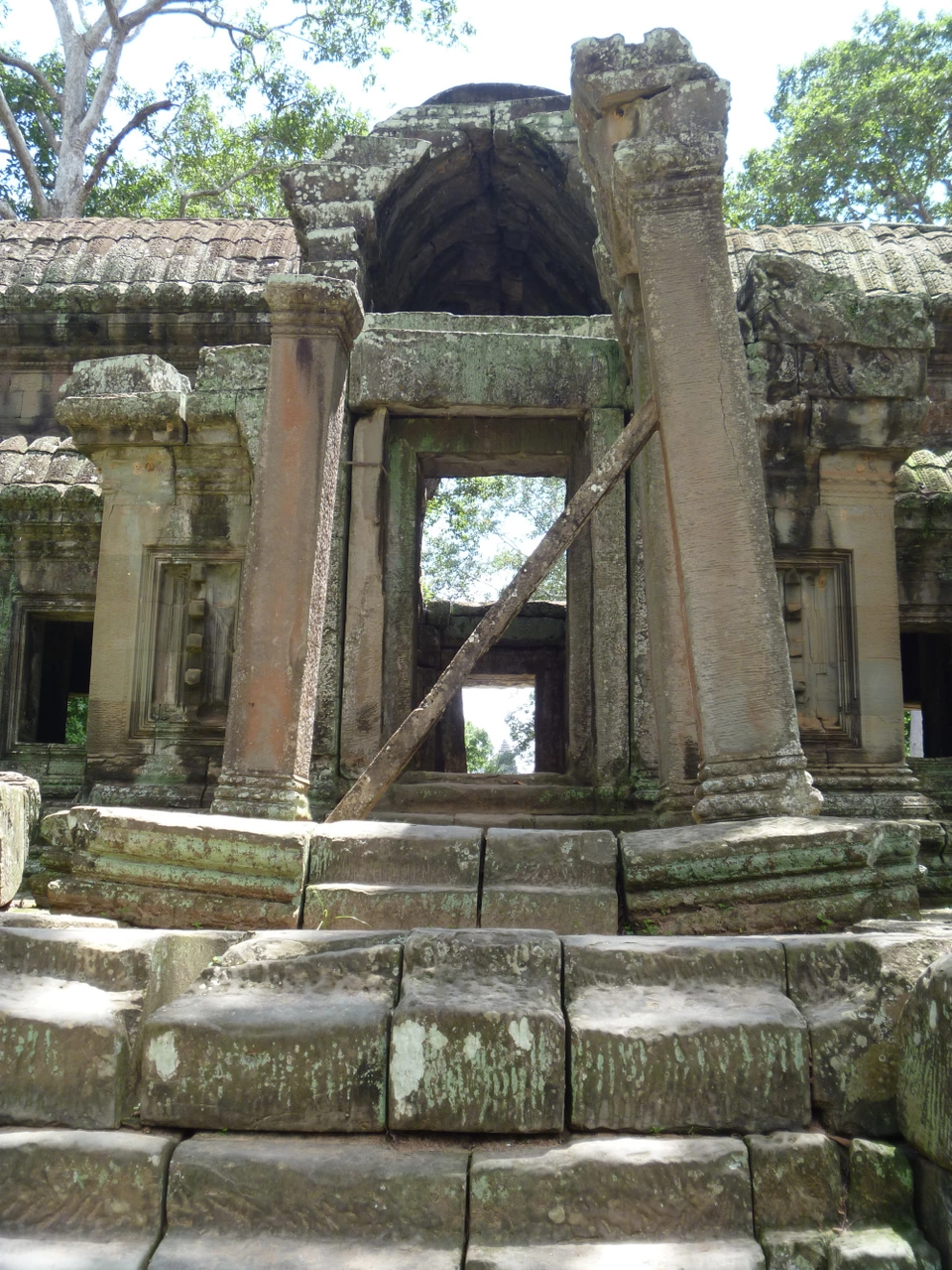 Photo of Cambodia – harrowing, fascinating and architecturally outstanding by Jemima Durnford