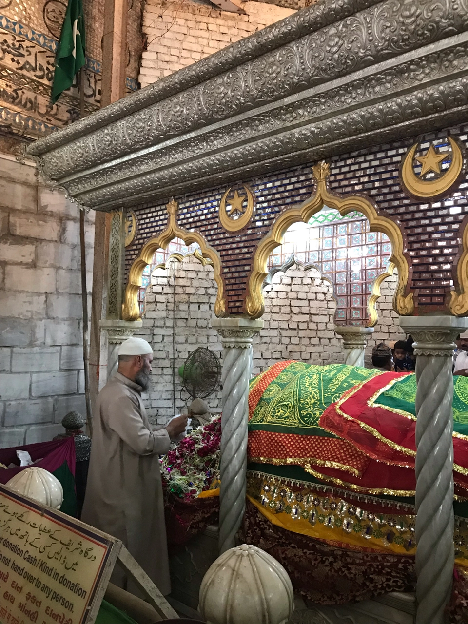 Photo of Haji Ali, Mumbai, Maharashtra, India by Akshaya Bhat