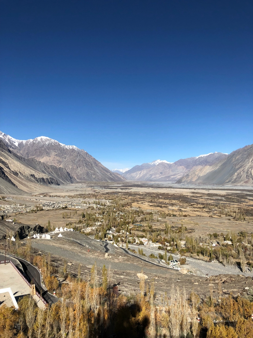 Photo of Pangong Lake by Anuj Khandelwal