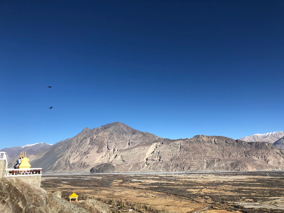 Photo of Pangong Lake by Anuj Khandelwal