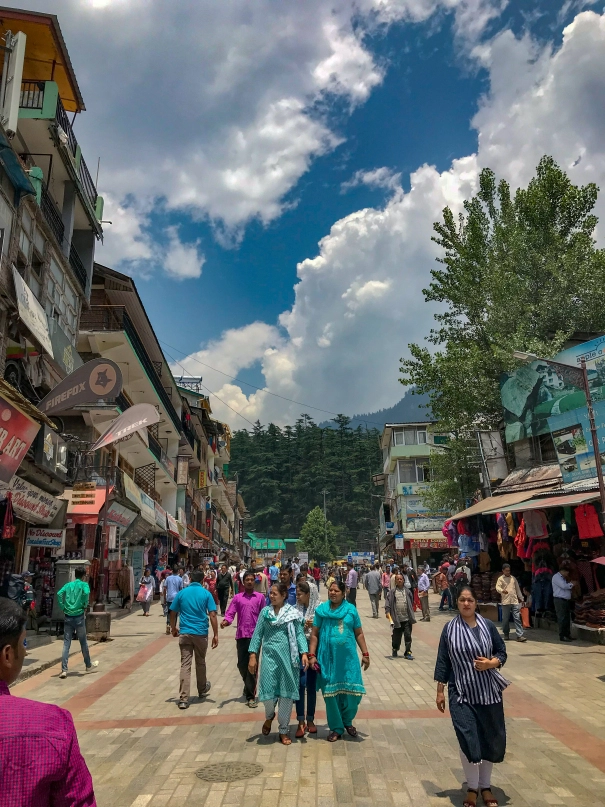 Photo of Mall Road, Manali, Himachal Pradesh by Mountain Balak