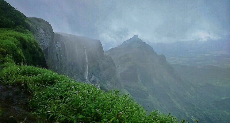 Photo of Raintreks : Harishchandragarh, the hidden treasure of Maharashtra by Kriti