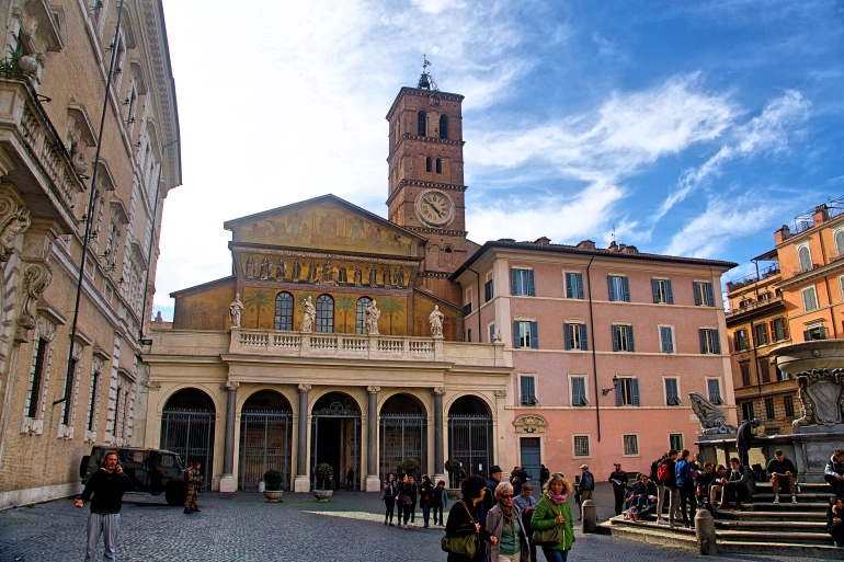 Photo of Trastevere, Rome, Metropolitan City of Rome, Italy by Indi Tourists