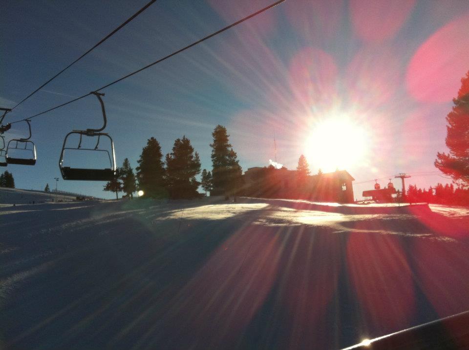 Photo of Carving up the Snowy Slopes of Colorado! by Whiktor Cceelo