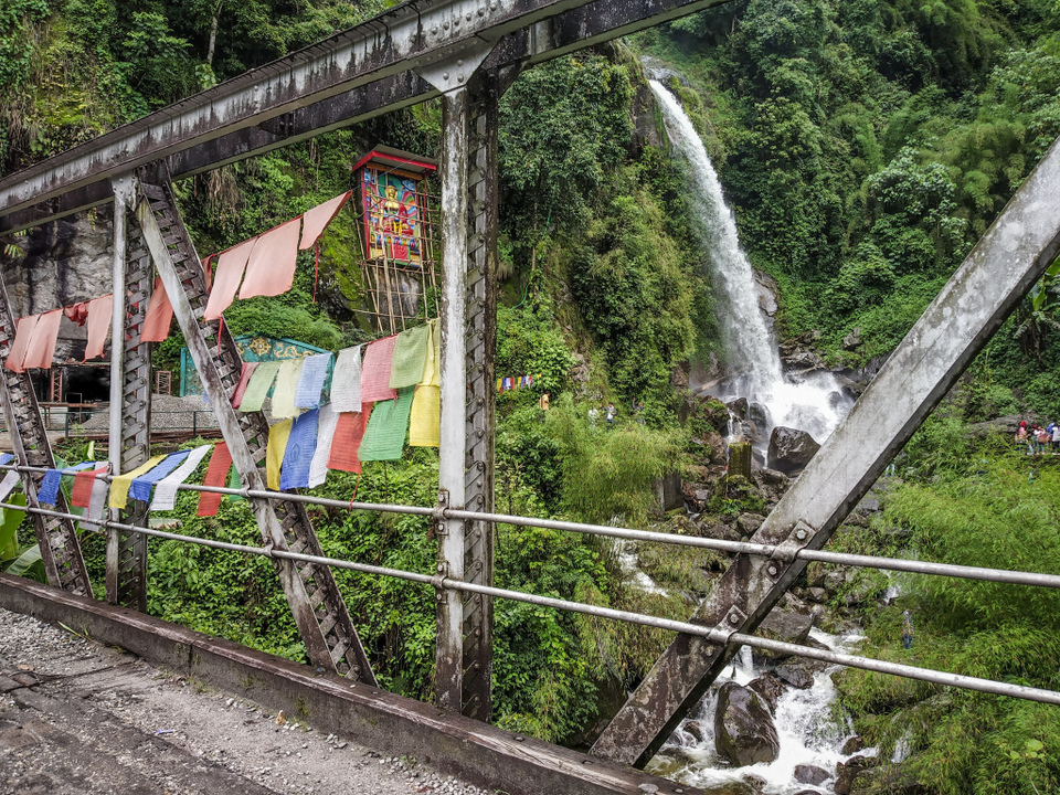 Photo of 9 Memorable Things to Do in This Brother State of North East India! 2/15 by Aashna Dhiman