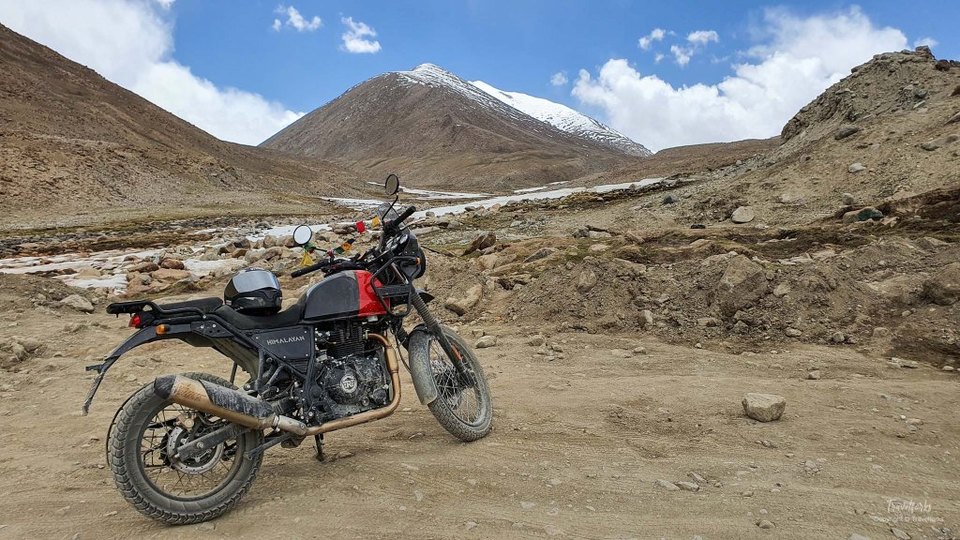 Photo of Ladakh on a motorcycle by Travelforks