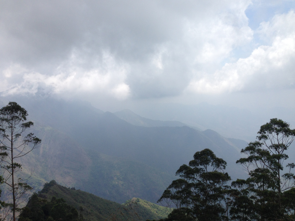 Photo of A hamlet amidst the clouds - Vattakanal 8/9 by swathi jois