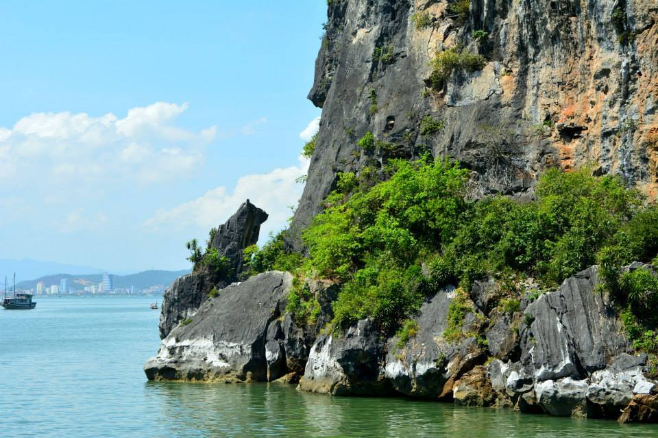 Photo of Ha Long Bay - Vietnam 2/7 by Mamta Taliwala
