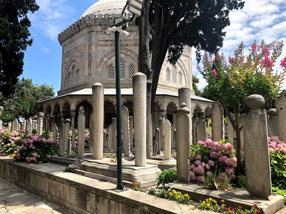 Photo of Süleymaniye Mah, Süleymaniye Camii, Profesör Sıddık Sami Onar Caddesi, Fatih/İstanbul, Turkey by Kapil Thapliyal